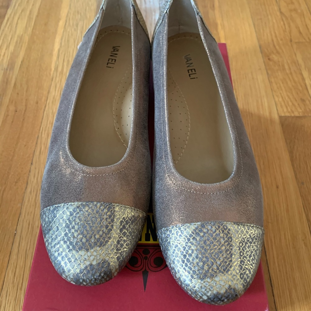 VANELi Women’s Sidony Bronze Cipria Flats Size 13M